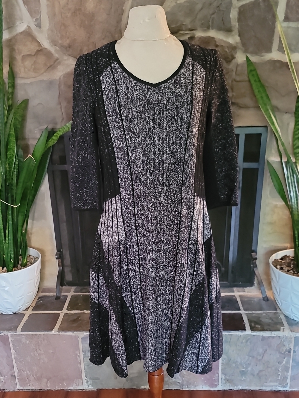 NIC+ZOE Finale Twirl Dress Sz M Gray Black A-Line Knit 3/4 Sleeve Scoop Neck Mid